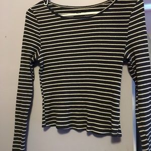 Women’s wild fable medium long sleeve crop top